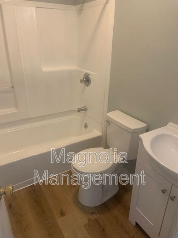 Photo - 1825 Colonial Ave