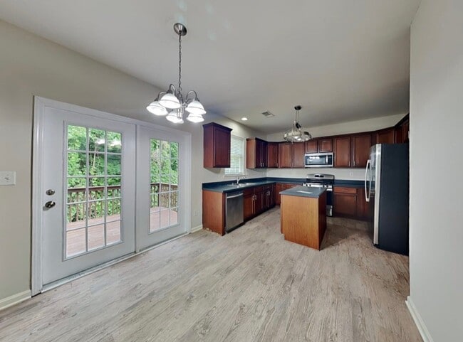 4517 Creekside Cove