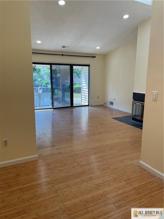 53 Taylor Dr