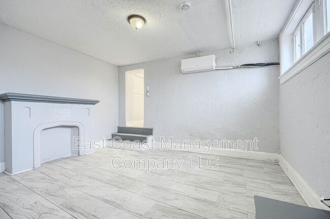 Photo - 2878 Harford Rd Unidad 1