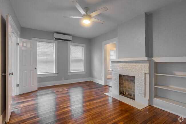 1BR, 1BA - 600SF - Unit 1 - Living Room