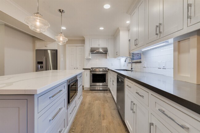 Photo - 15203 Camelback Ct