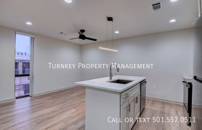 Photo - 915 North Street