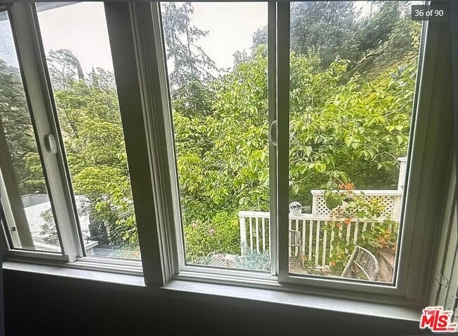 Photo - 1552 Crater Ln