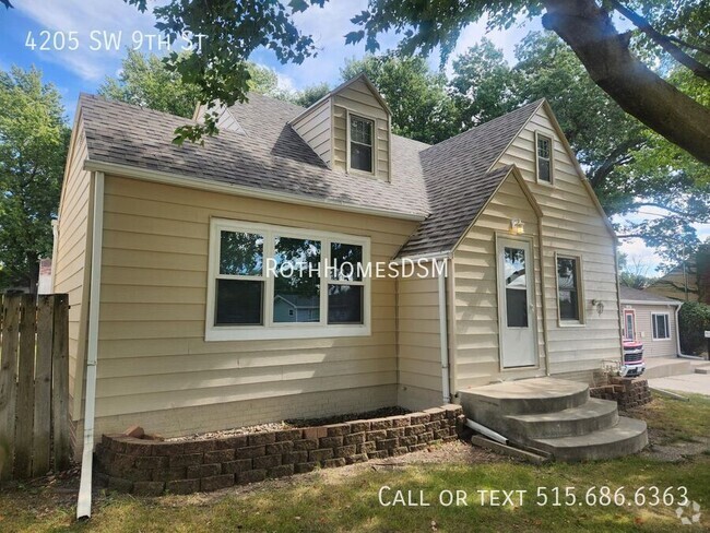 Building Photo - Recently Updated 3 BR 1 Bath Utilities Pai... Rental