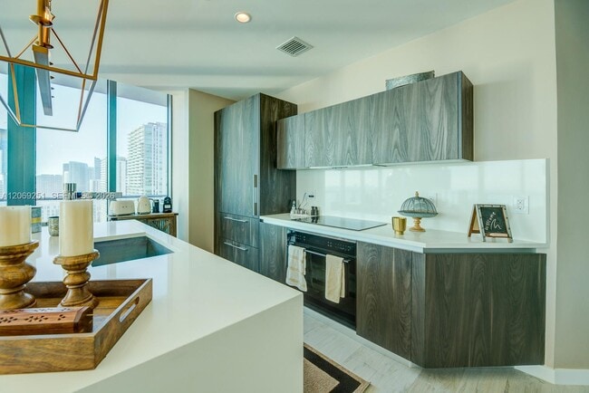 Photo - 480 NE 31st St Unidad 2601