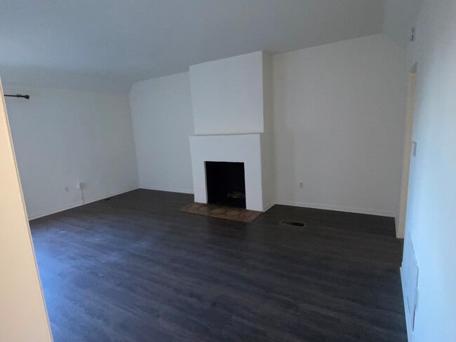 Photo - 8731 Holloway Dr Unit 8731.5