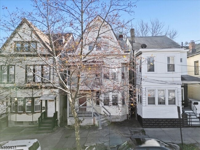 Building Photo - 512 Union Ave