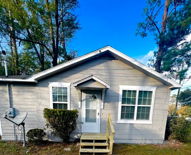 Photo - 502 Barack Obama Blvd