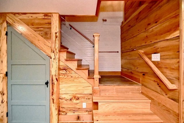 escalera al dormitorio principal - 172 Diamond Ct SE Unidad 172 Diamond Court SE