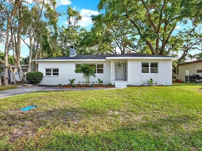 Photo - 1352 Parkwood St House