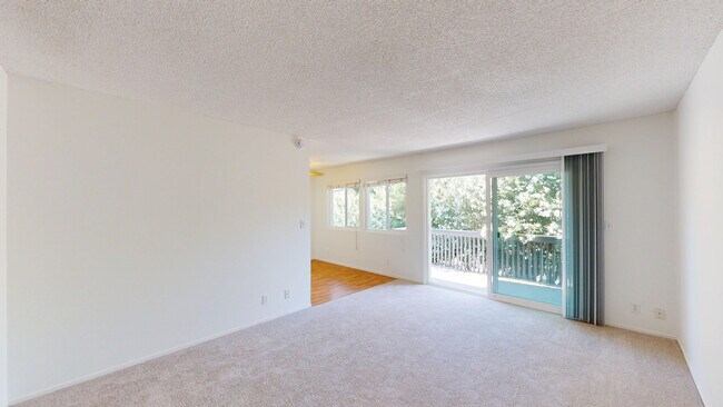 998 Ignacio Blvd Unit 22