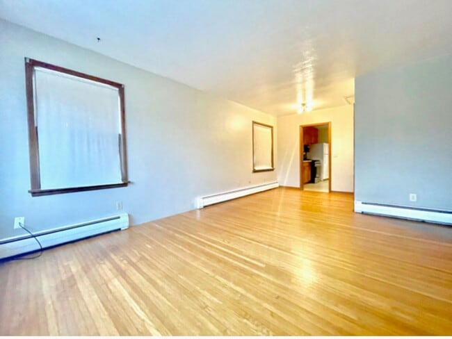 Photo - 850 Wright Ave