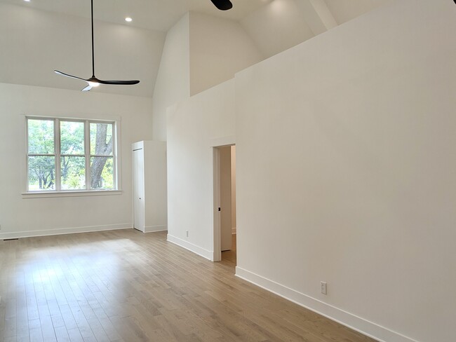 Photo - 1457 N California Ave Unit 2