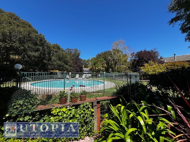 Photo - RENT SPECIAL: 50% off 1st months rent if the lease is signed by January 1st! Bright Natural Light...