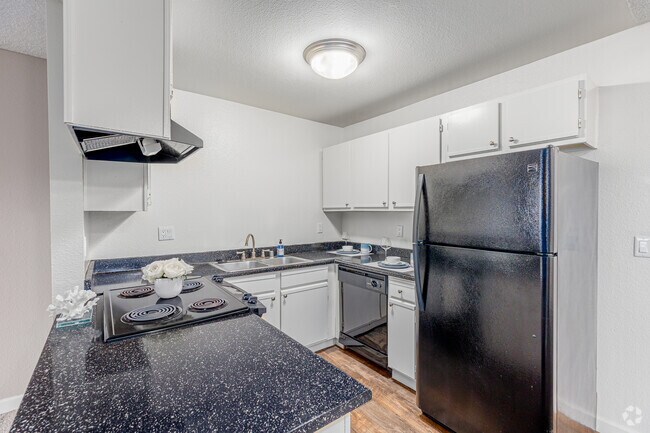 1BR, 1BA - 620SF - Kitchen