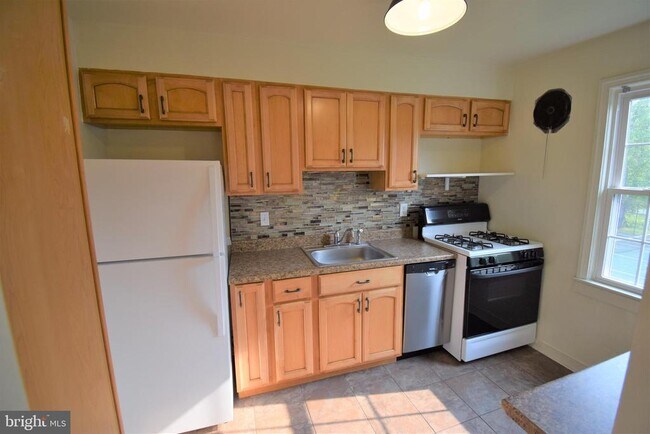 Photo - 6612 10th St Unit B2