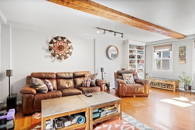 40 Pleasant St Unit 1