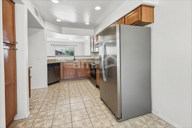 Photo - 11353 W Buchanan St