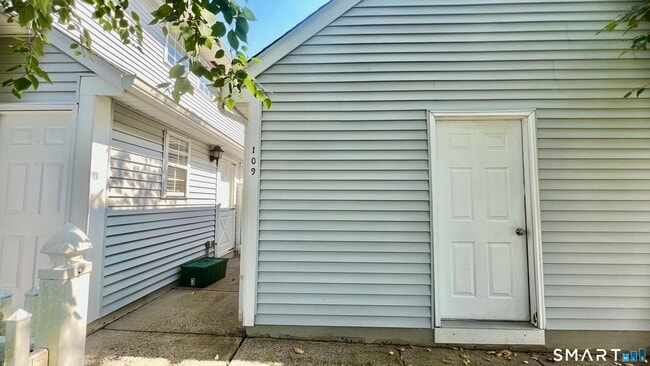 Building Photo - 109 Misty Meadow Ln Unit 109