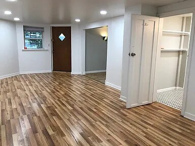 Building Photo - 1618 W Carmen Ave Unit G