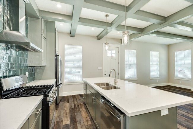 Photo - 3228 Avenue R