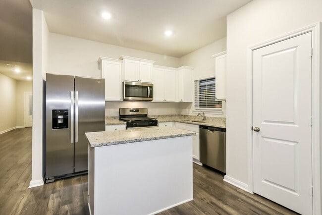 Photo - 412 Polly Grv Dr