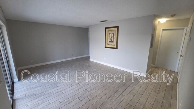 Photo - 7210 N Manhattan Ave Unit APT 1021