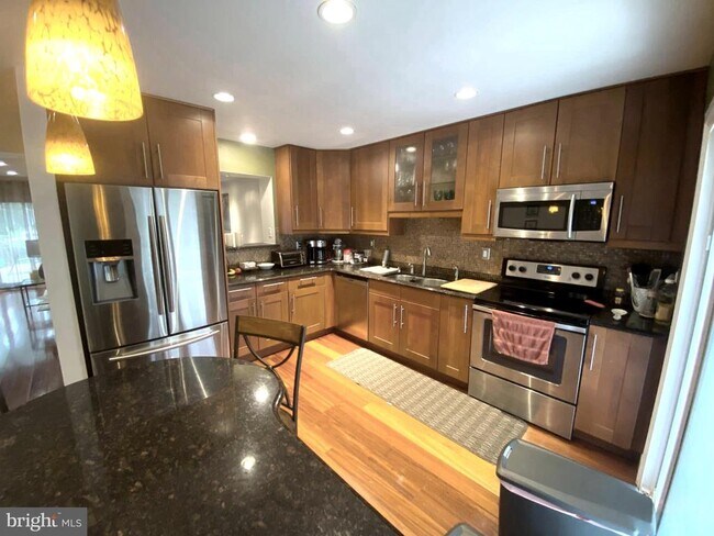 Photo - 2104 Seneca Run