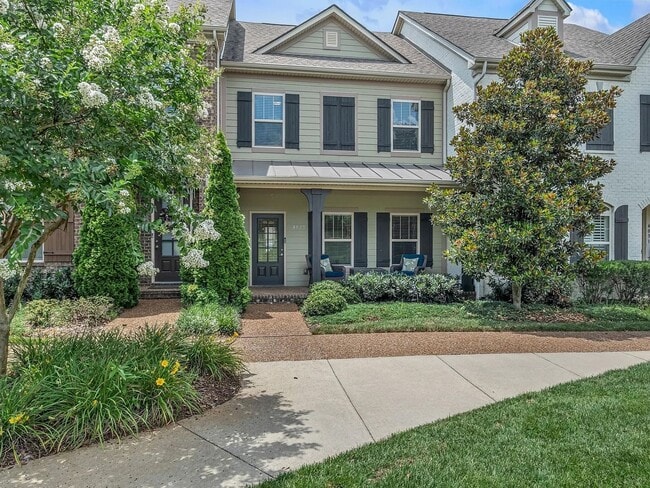 Building Photo - Beautiful 3BR Townhome in Franklin