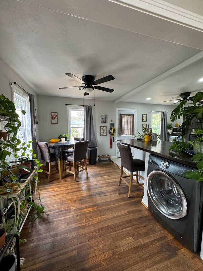 Photo - Adorable 2/1/1 CH/A updated!!! walking dis...