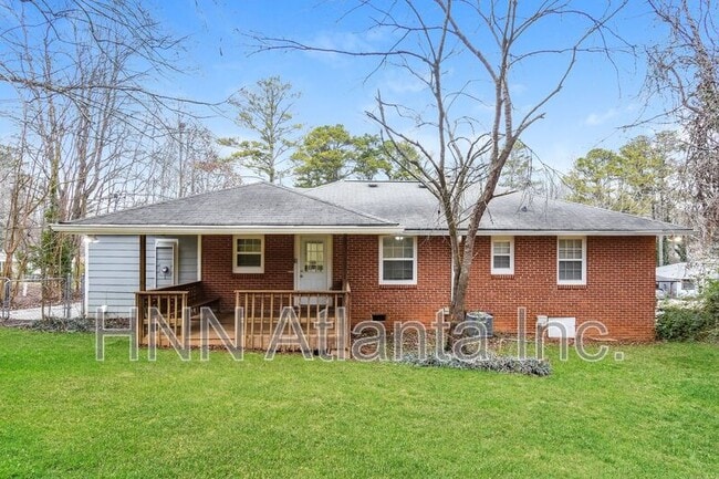 Photo - 2391 Woodland Dr NW