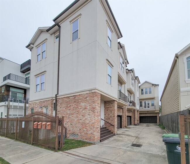 Photo - 5520 Kiam St