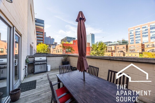 Photo - 1002 W Lake St Unidad 2