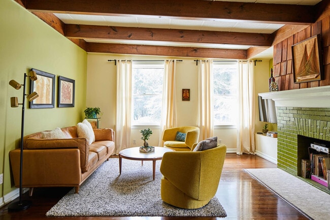 Building Photo - 3308 Cliff Rd Unit ID1019283P