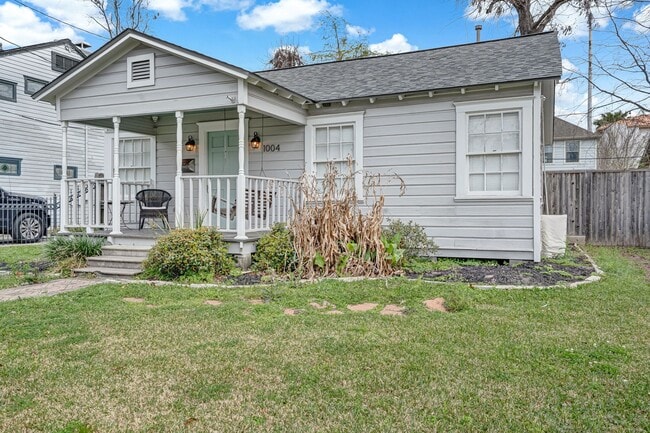 Photo - 1004 Lawrence St