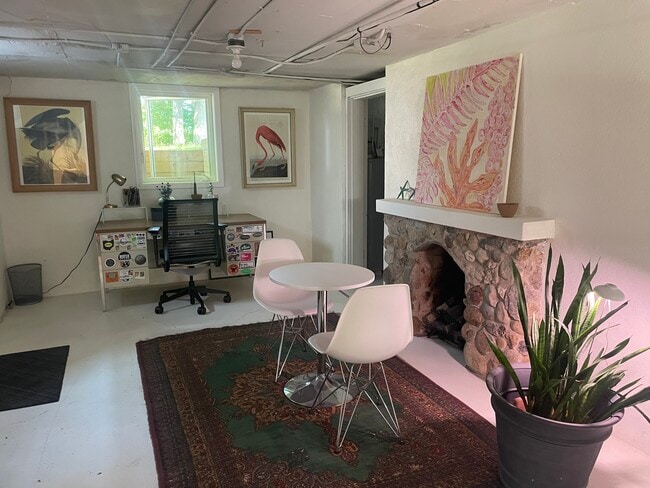 Photo - 14 Fort St Unit Flat