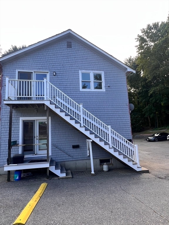 Building Photo - 176 Court St Unit 6 Rental