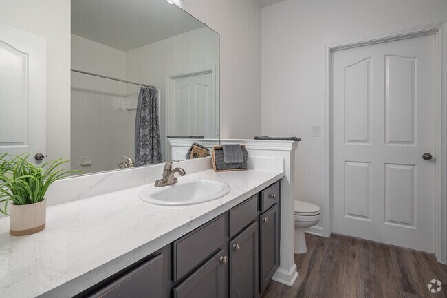 3BR, 2BA - 1,193SF - Primary Bathroom