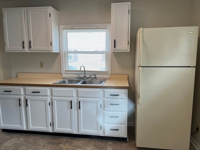 Photo - 1431 Lincoln Dr