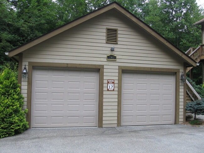 Photo - $1,800 - 2 Bedroom / 2 Bathroom Furnished Luxury Condo in Smoky Mountain Country Club Unit 2