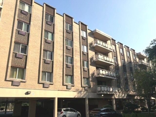 Building Photo - 2772 E 75th St
