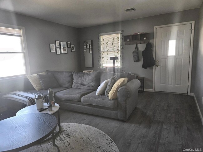 Photo - 21 Wyant Ave