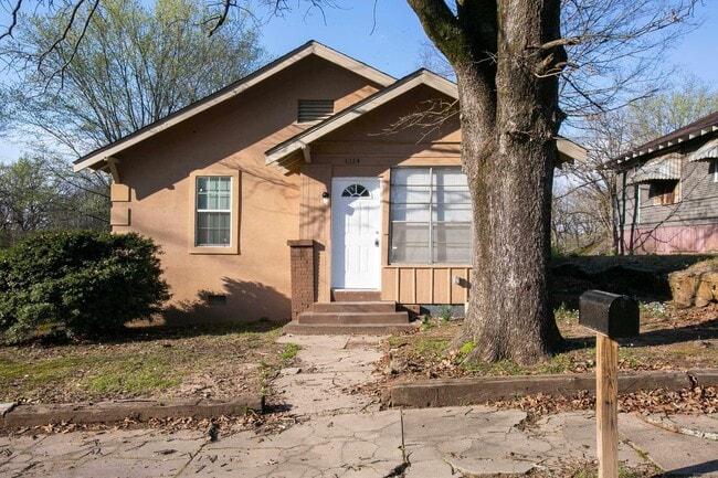 Photo - 4224 W 16th St