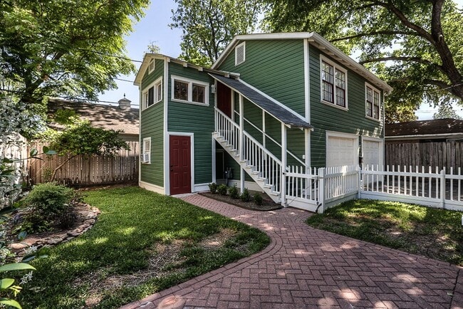 Building Photo - 1119 Jerome St