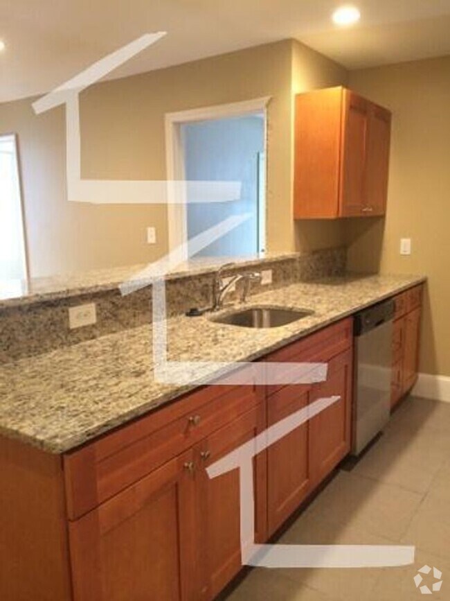 Building Photo - 9/1/25 Spacious Egmont St 4BR with heat in... Rental