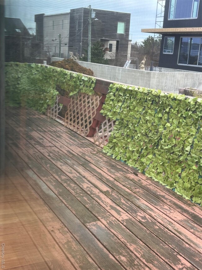 Photo - 73 Luchon St