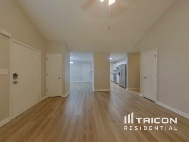 Photo - 40 Bramble Bush Trail