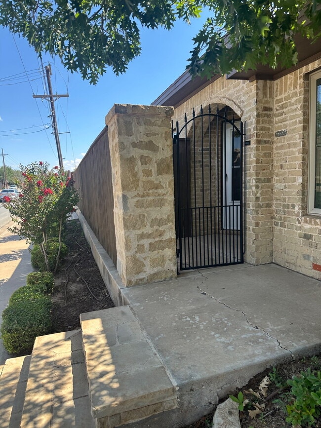 Photo - Beautifully Maintained Duplex - Lease Only Unit A