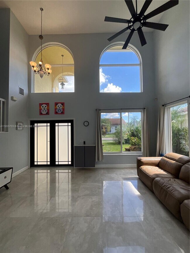 Photo - 18511 NW 14th St